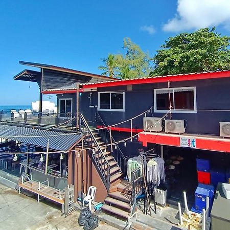 Out! A Radically Inclusive Beach Hostel By Wild & Wandering Хаад Рин Екстериор снимка