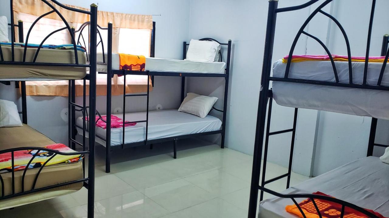 Out! A Radically Inclusive Beach Hostel By Wild & Wandering Хаад Рин Екстериор снимка