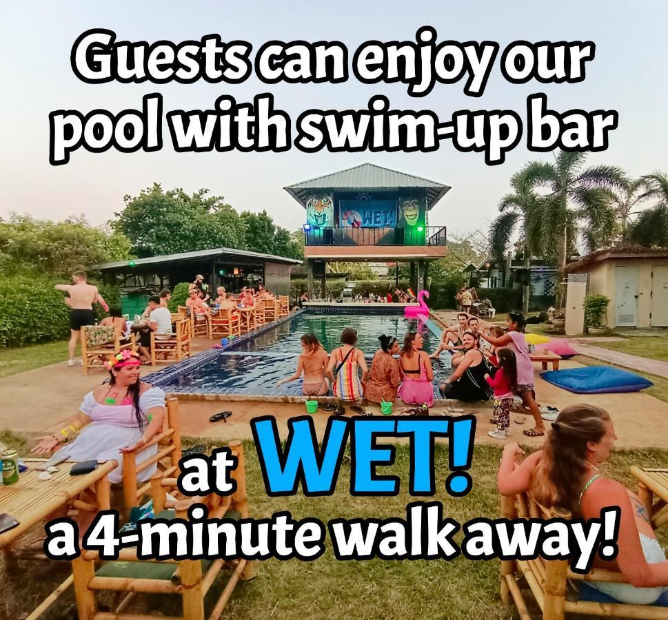 Out! A Radically Inclusive Beach Hostel By Wild & Wandering Хаад Рин Екстериор снимка